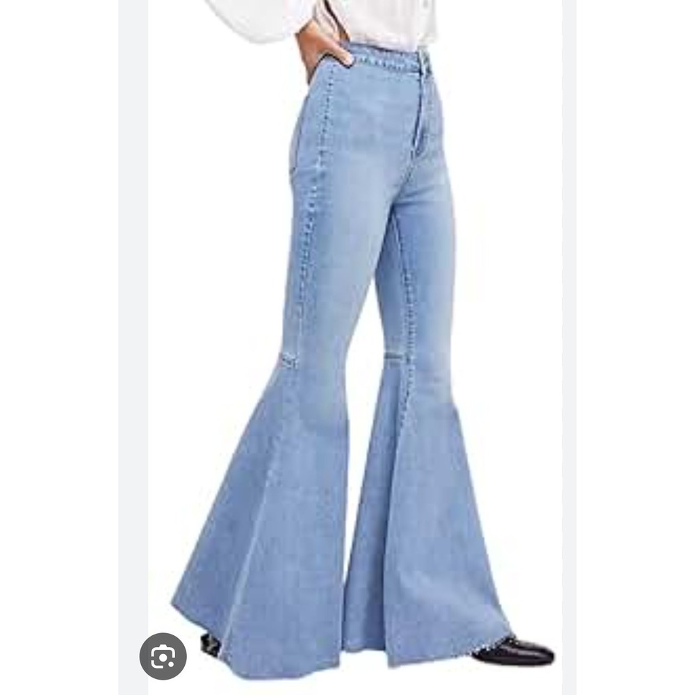 WE THE FREE Just Float On Flare Jeans Sz 27 Stretch High Rise Distressed Hem